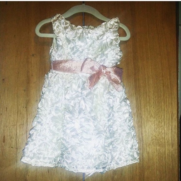 Luna - Picture 1 of 1